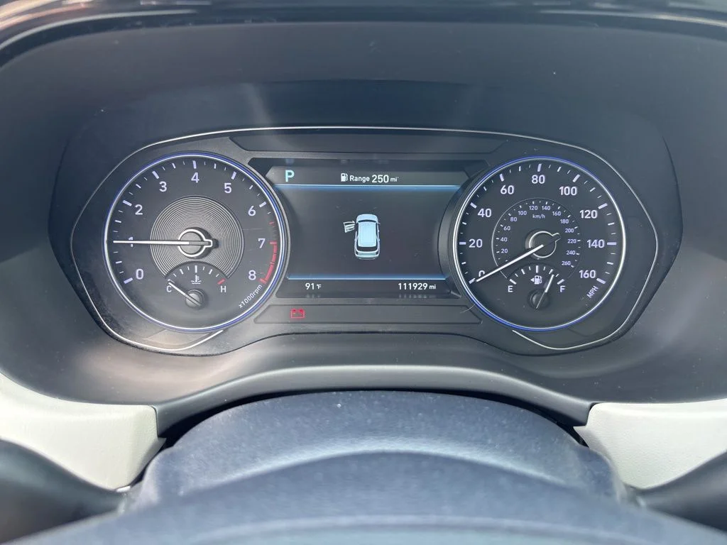 Used 2022 Silver Hyundai SEL image 23