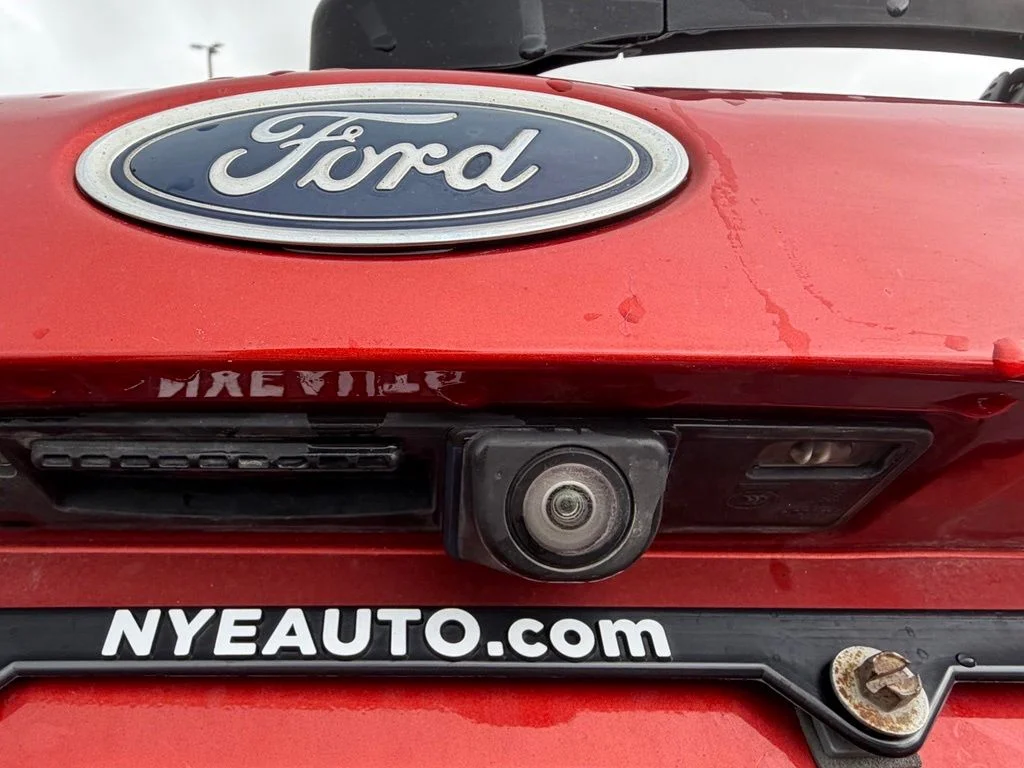 Used 2018 Red Ford SEL image 38