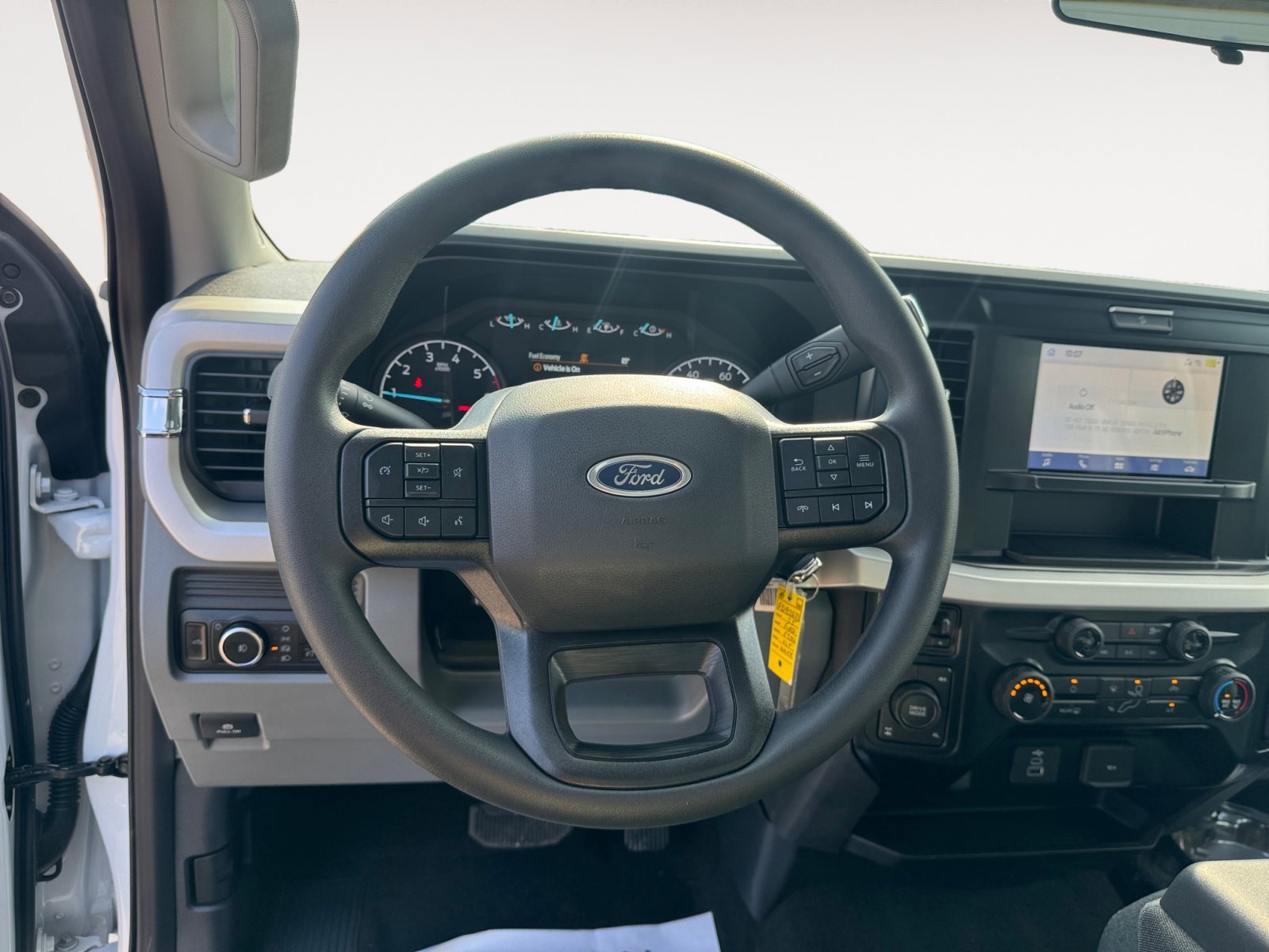2025 Ford F-350 Super Duty XLT - Photo 10