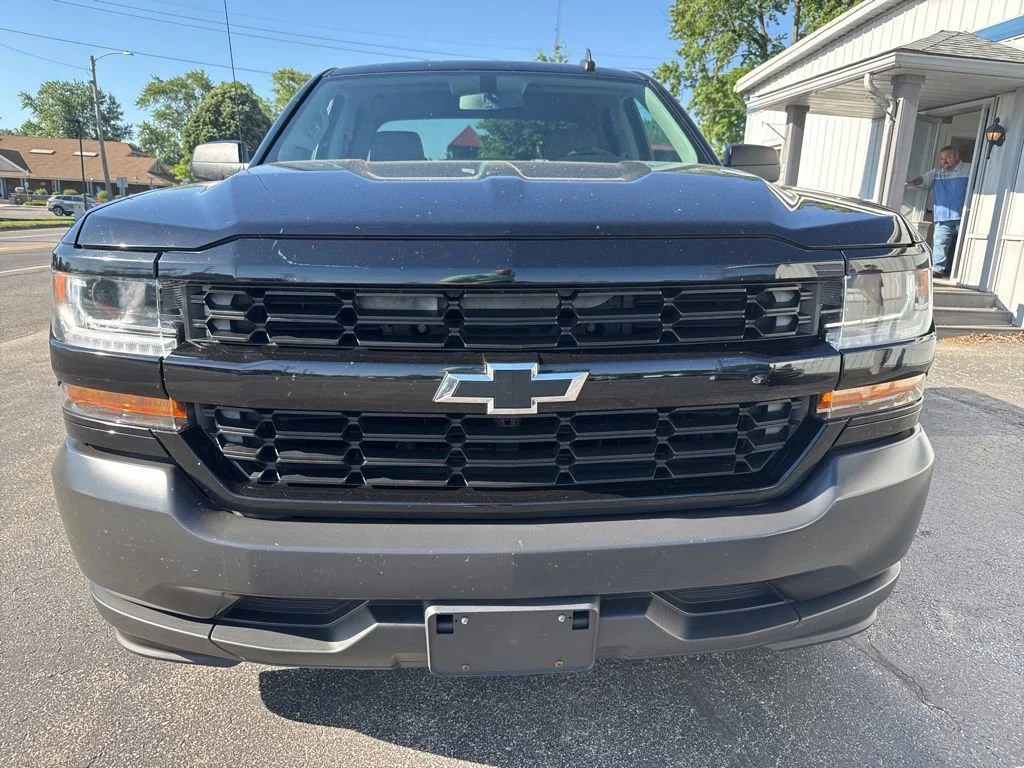 Used 2017 Chevrolet Silverado 1500 Work Truck 1WT with VIN 1GCRCNEH5HZ210496 for sale in Middlebury, IN