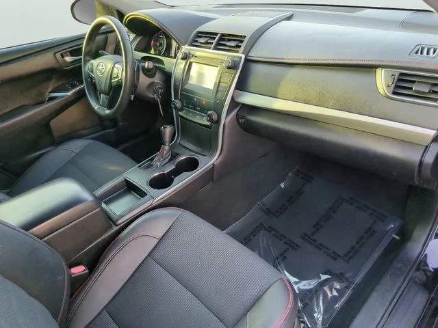 Used 2016 Black Toyota SE image 10
