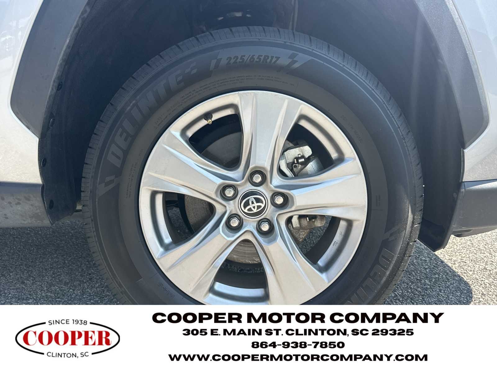 Used 2025 Silver Sky Metallic Toyota XLE image 12