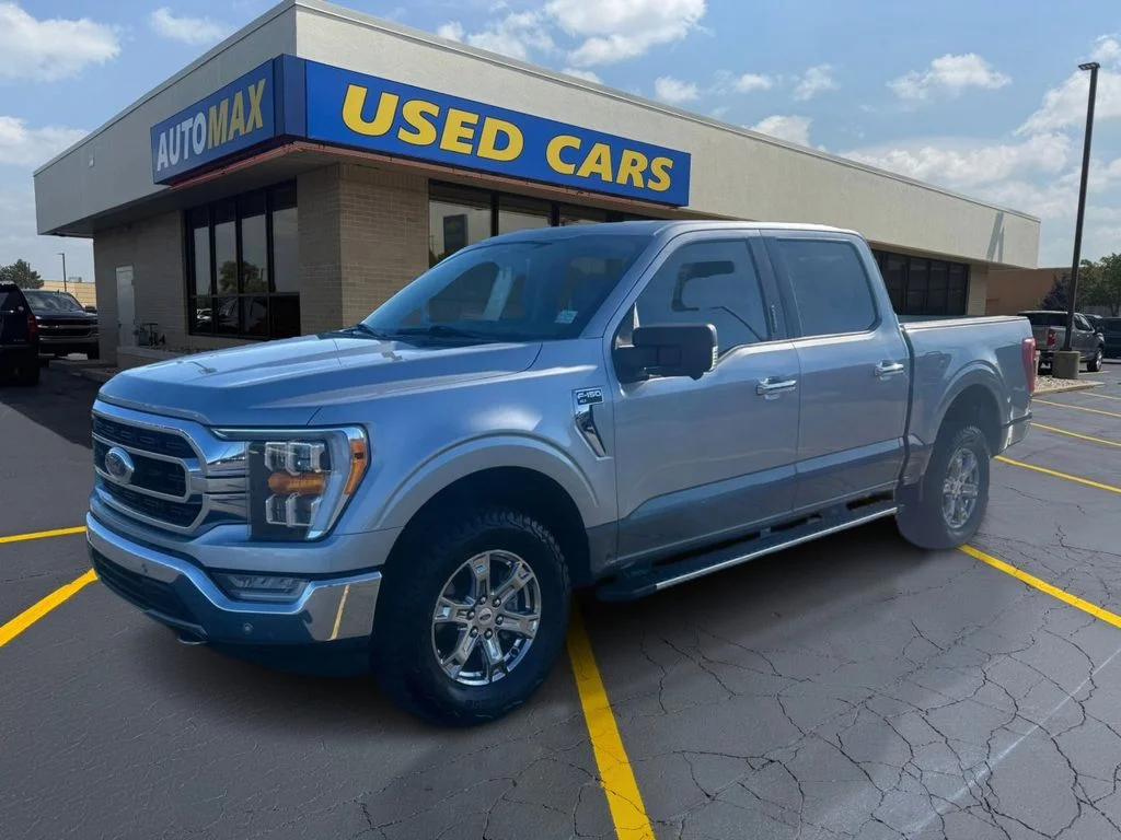 Used 2021 Silver Ford XLT image 1