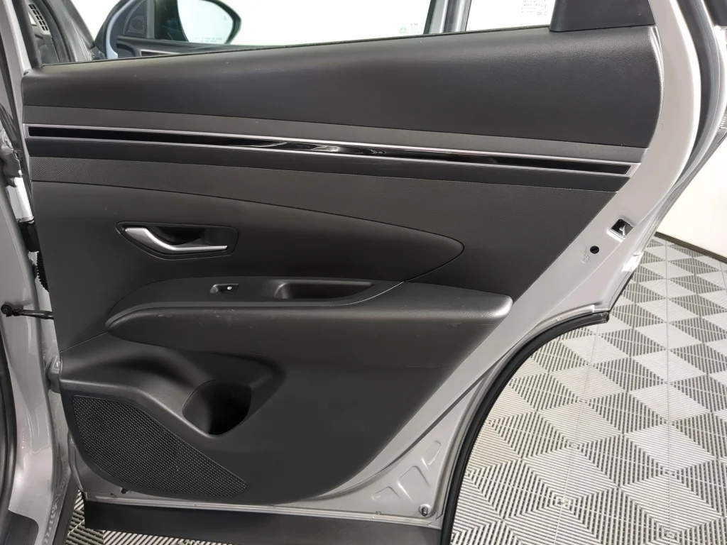 Used 2023 Silver Hyundai SE image 21
