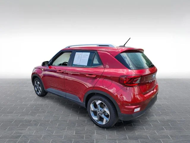Used 2024 Red Hyundai SEL image 5