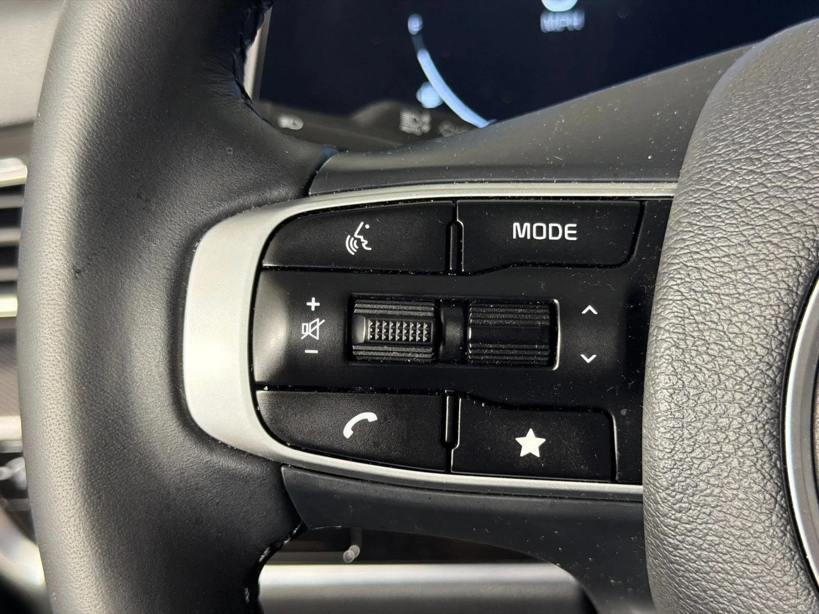 Used 2025 Blue Kia SX image 27