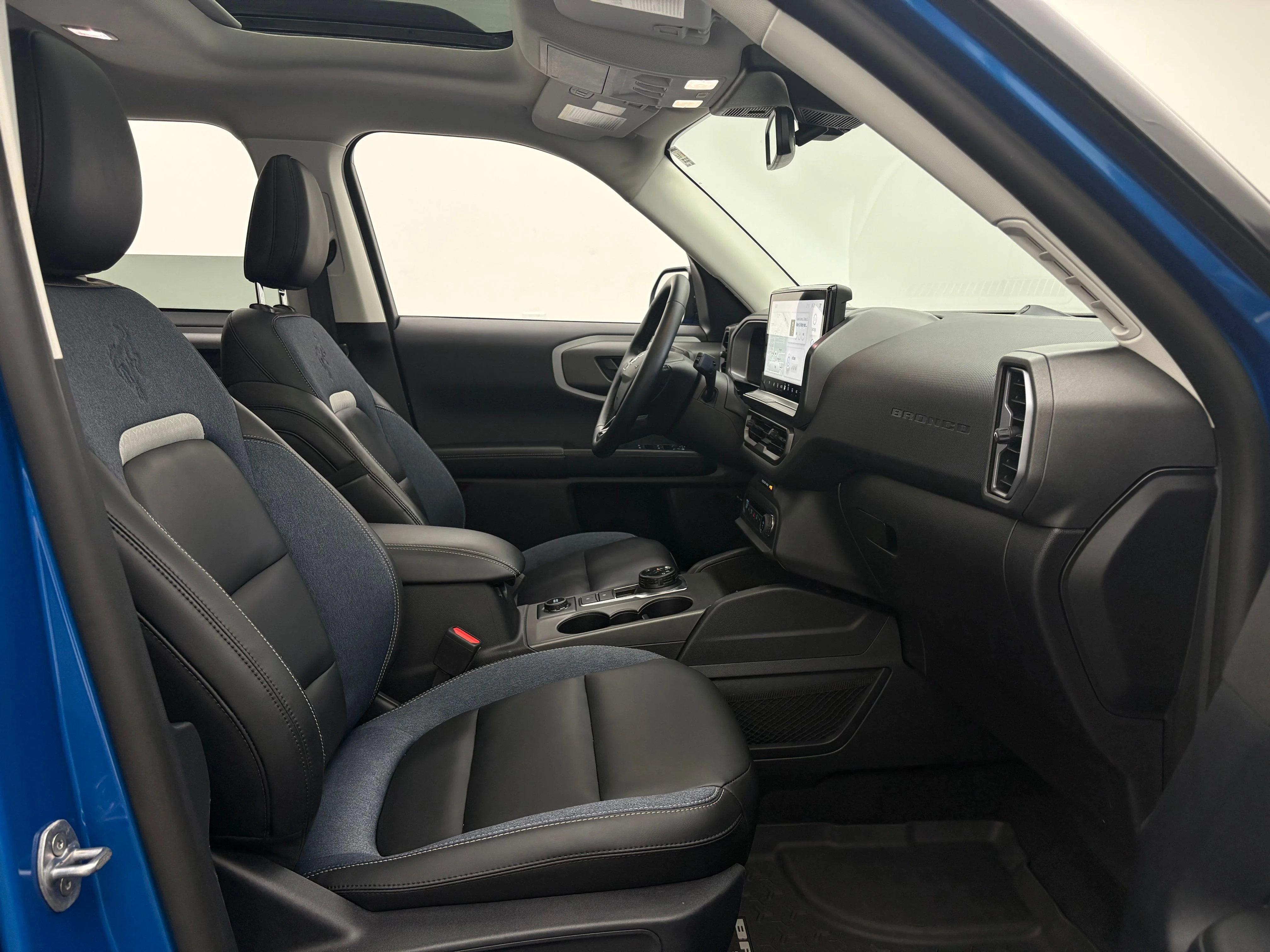 Used 2025 Blue Metallic Ford Outer Banks image 34