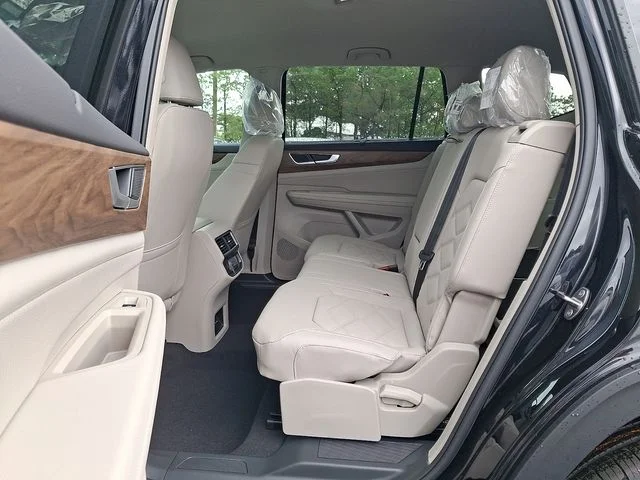 New 2026 Black Volkswagen SE w/Technology image 6