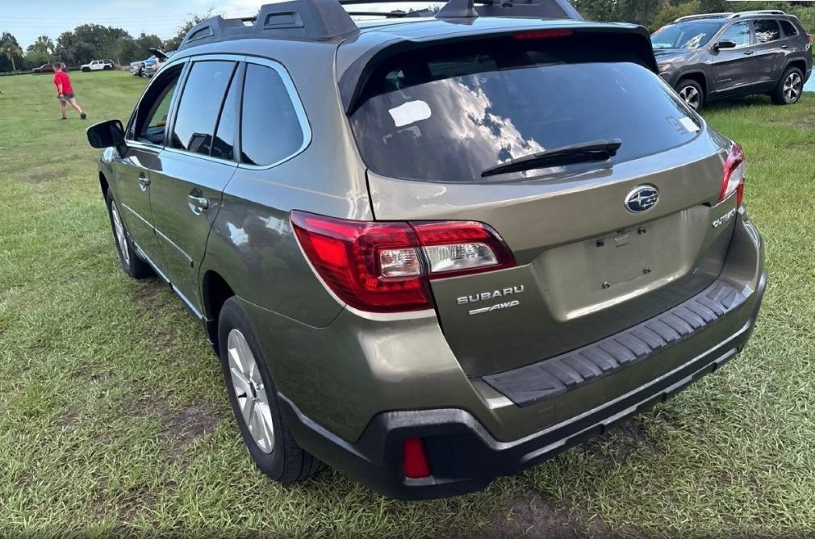 Used 2019 Wilderness Green Metallic Subaru Premium image 8