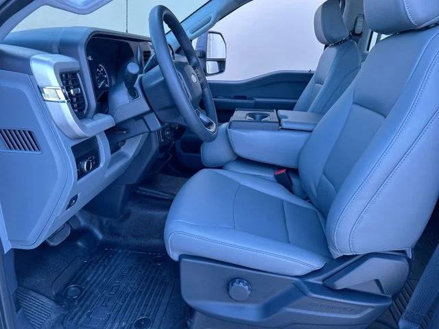 New 2026 OXFORD WHITE Ford XL Crew Cab image 18