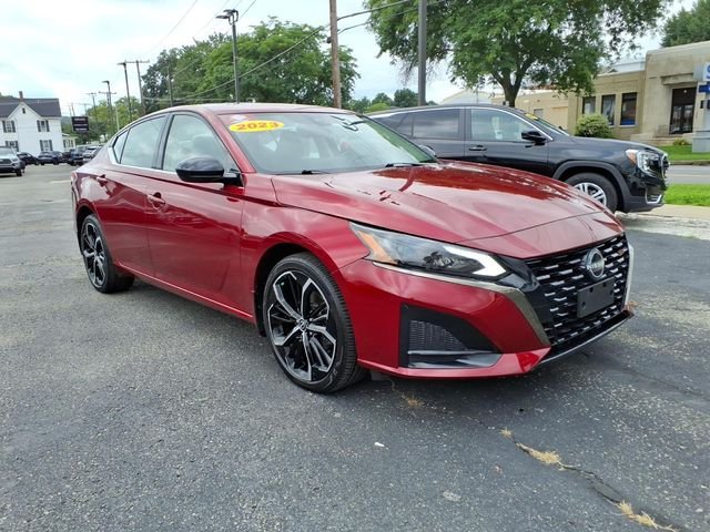 Used 2023 Red Nissan 2.5 SR image 2
