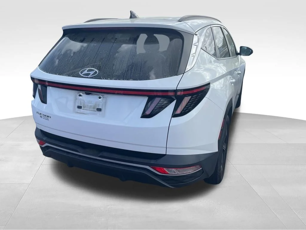 Used 2023 White Hyundai SEL image 14
