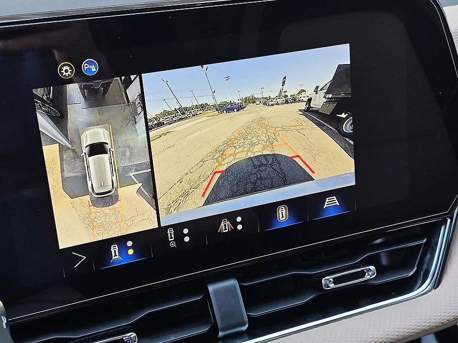 New 2026 Polar White Tricoat Chevrolet ACTIV image 23