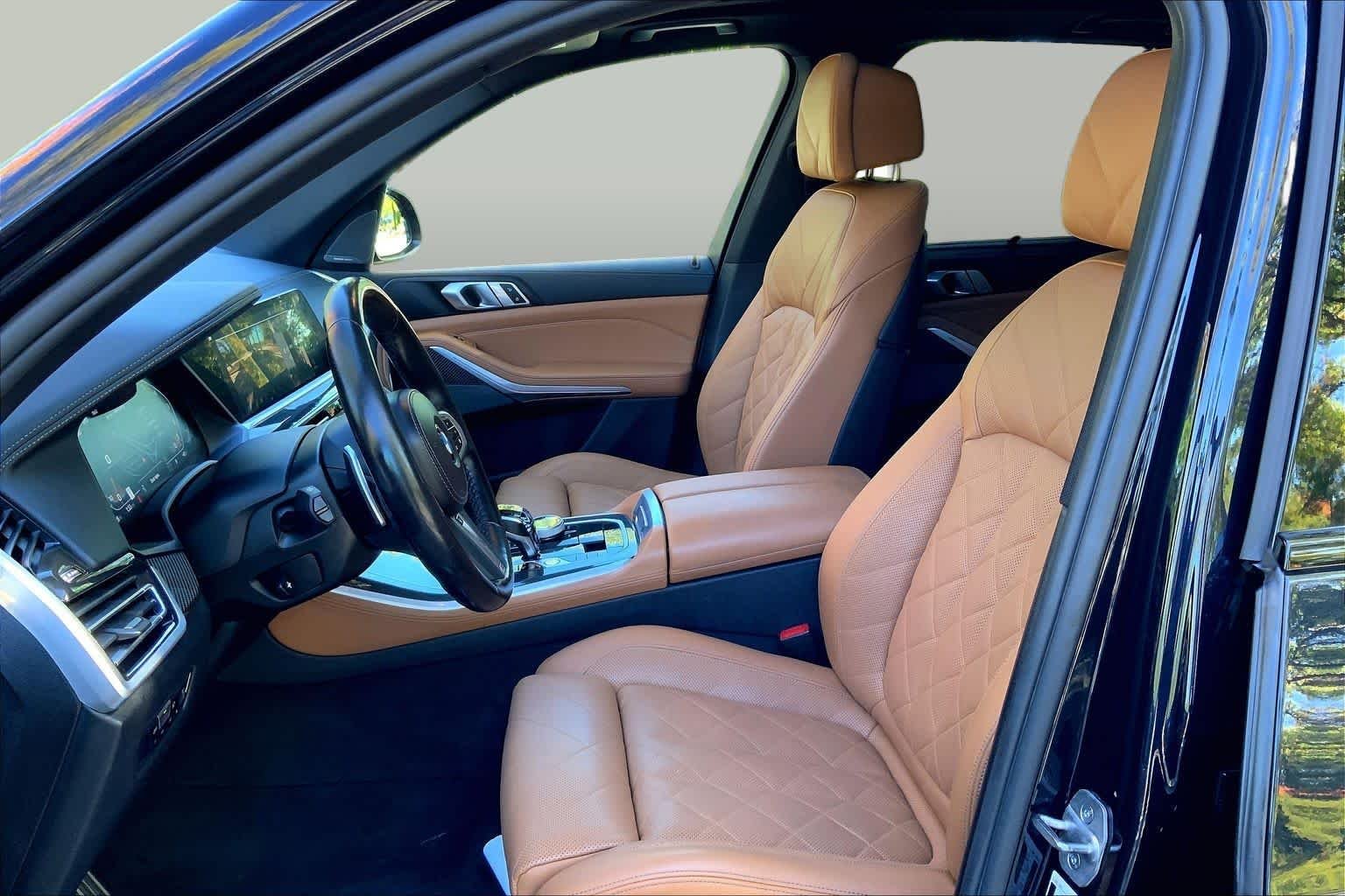 Certified Used 2023 Carbon Black Metallic BMW M50i image 8
