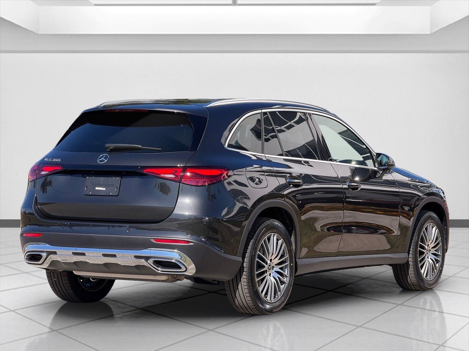 New 2026 Graphite Grey Metallic Mercedes-Benz GLC 300 image 3