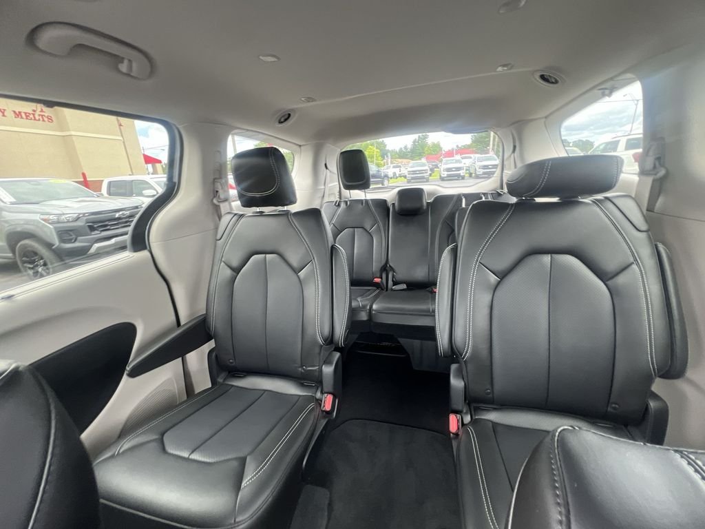 Used 2023 Silver Chrysler Touring L image 27