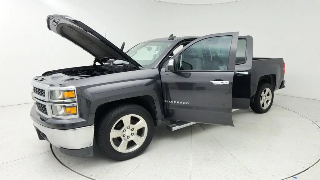 Used 2015 TUNGSTEN METALLIC Chevrolet LS image 10