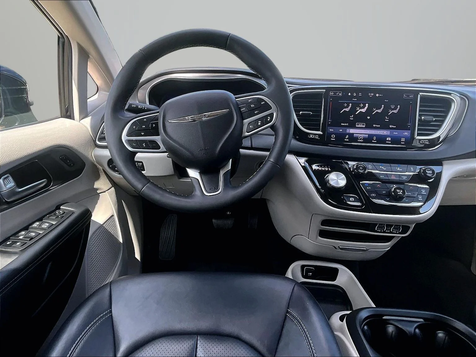 Used 2024 Black Chrysler Touring L image 6