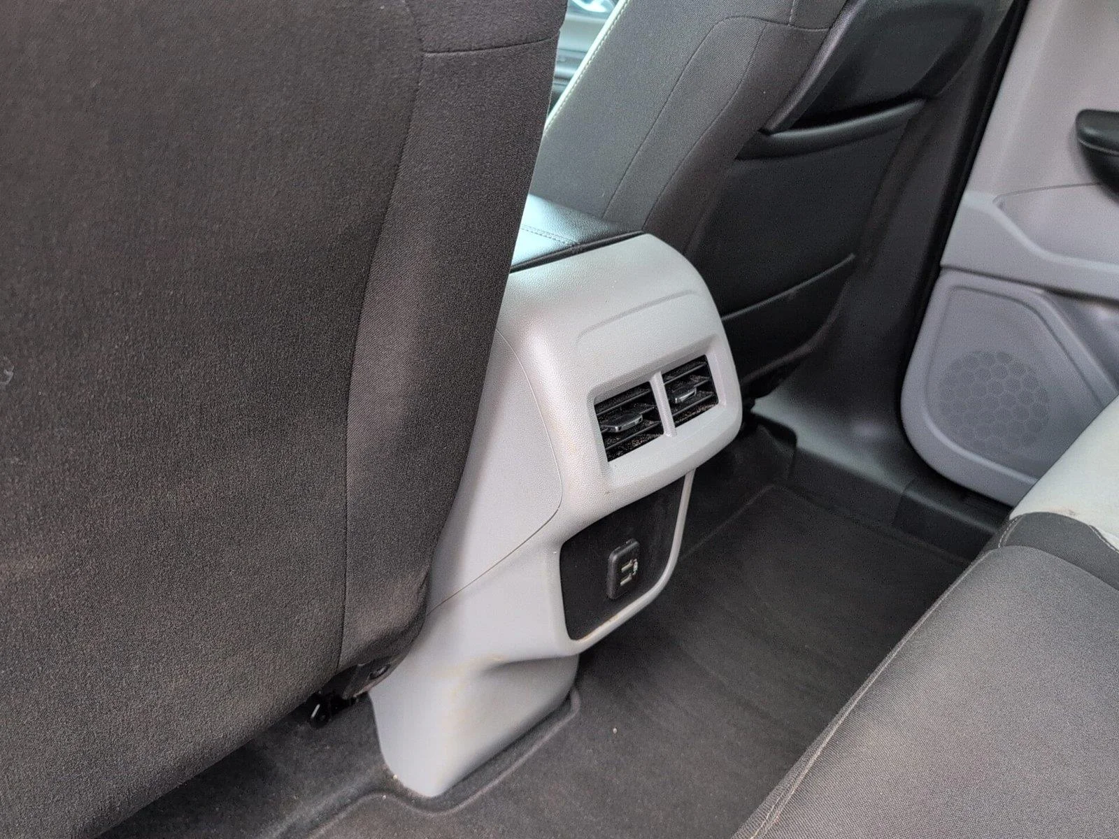 Used 2024 Summit White GMC SLE image 32