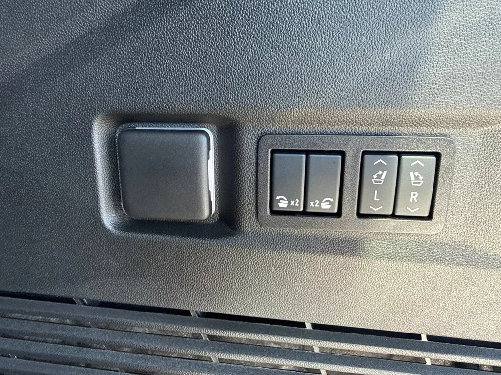 Used 2026 Summit White GMC Denali Ultimate image 34