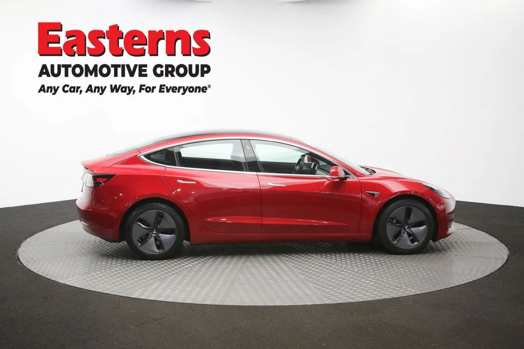 Used 2018 Red Tesla Long Range image 39