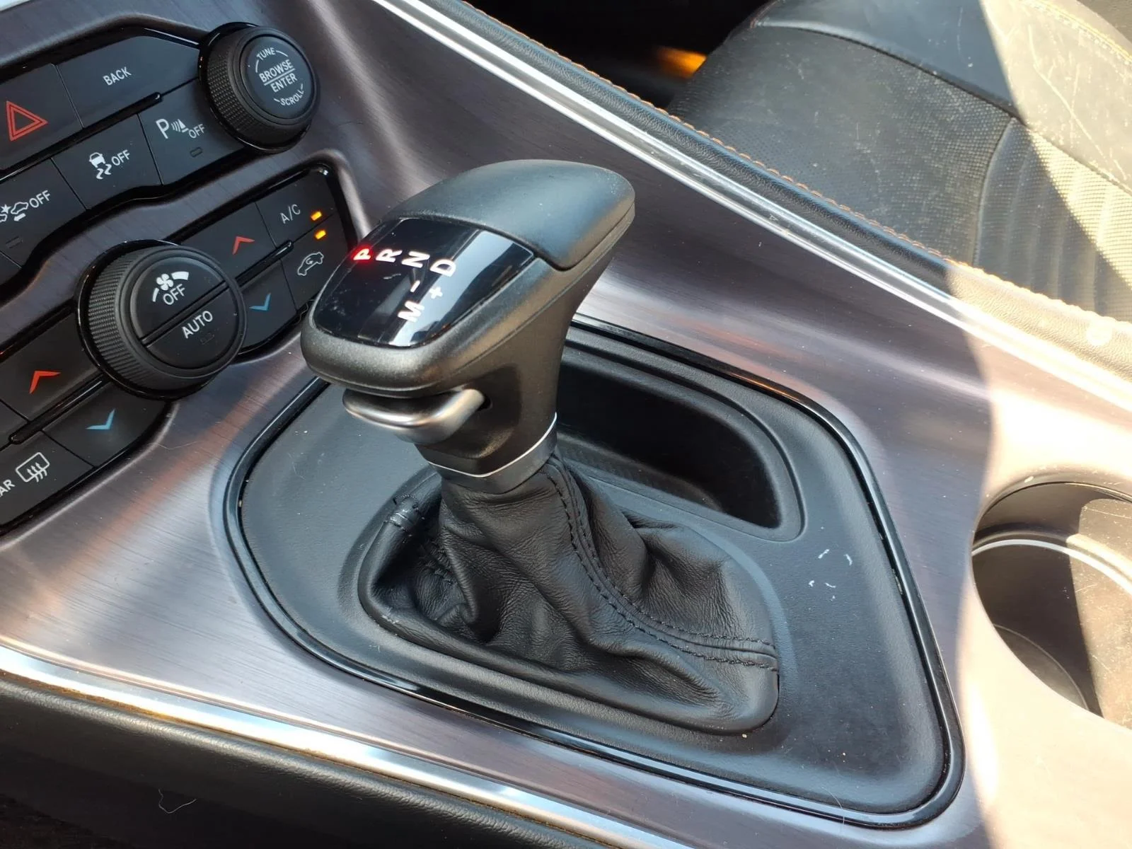 Used 2015 B5 Blue Pearl Coat Dodge R/T Plus Shaker image 7