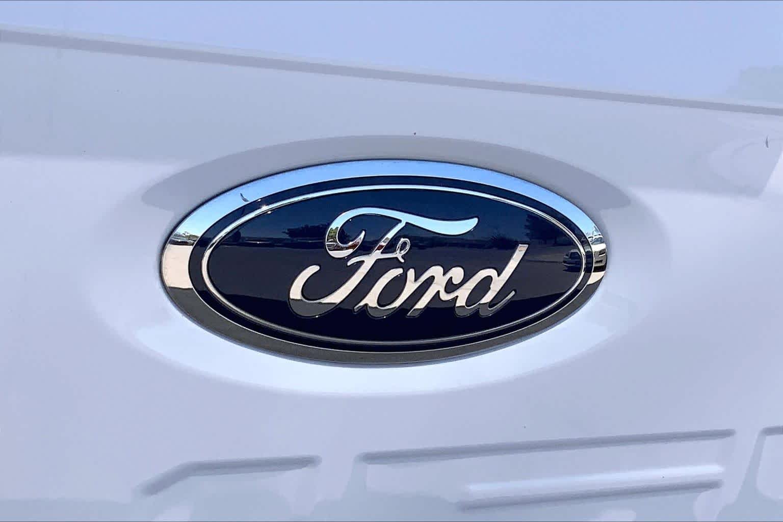 Used 2022 Oxford White Ford XL image 31