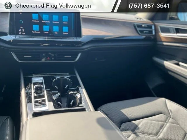 New 2026 Green Volkswagen 2.0T SE w/Technology image 31