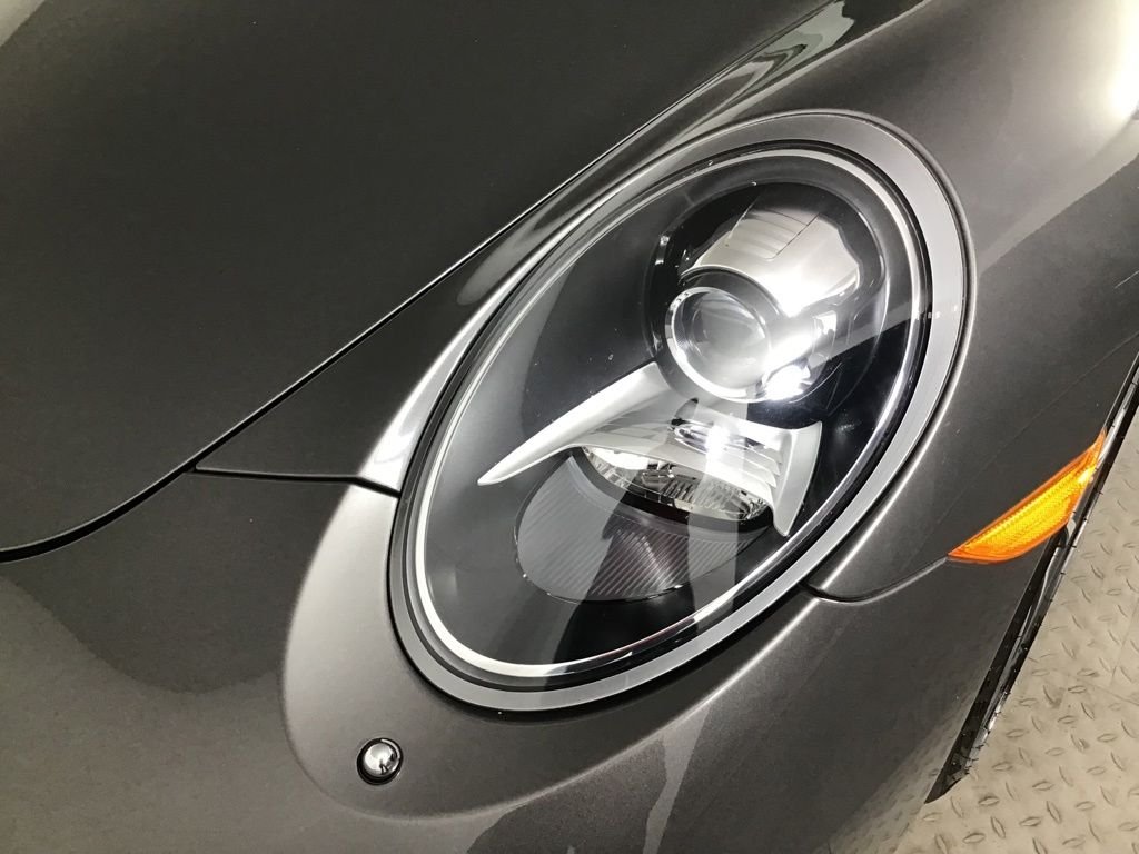 Certified Used 2015  Porsche Carrera 4S image 18
