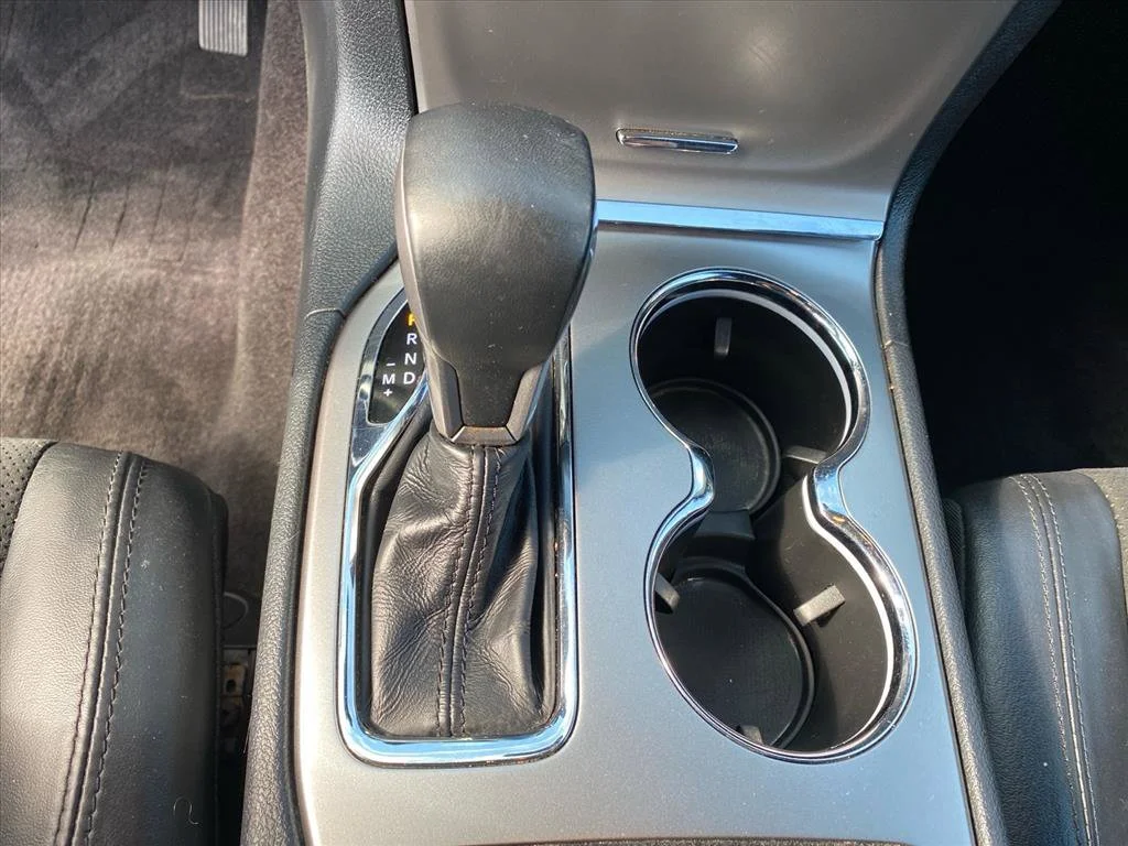 Used 2018 Rhino Clearcoat Jeep Altitude image 12