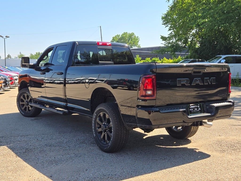 New 2026 Diamond Black Crystal Pearl-Coat Exterior Paint RAM Tradesman image 13