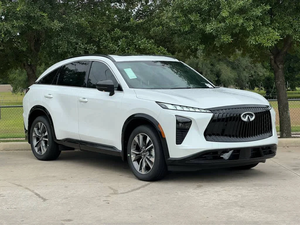 New 2027 RADIANT WHITE INFINITI Luxe AWD image 2