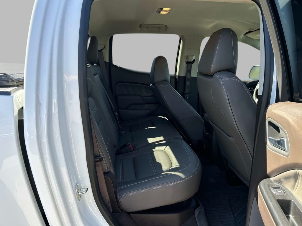 Used 2022 White GMC Denali image 13