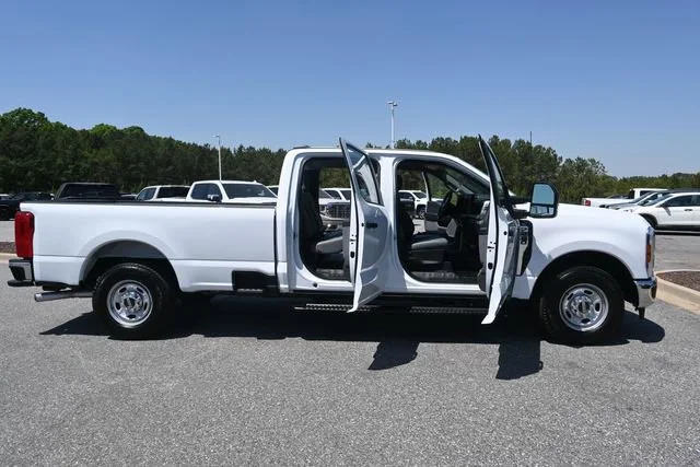 Used 2026 Oxford White Ford XL image 19