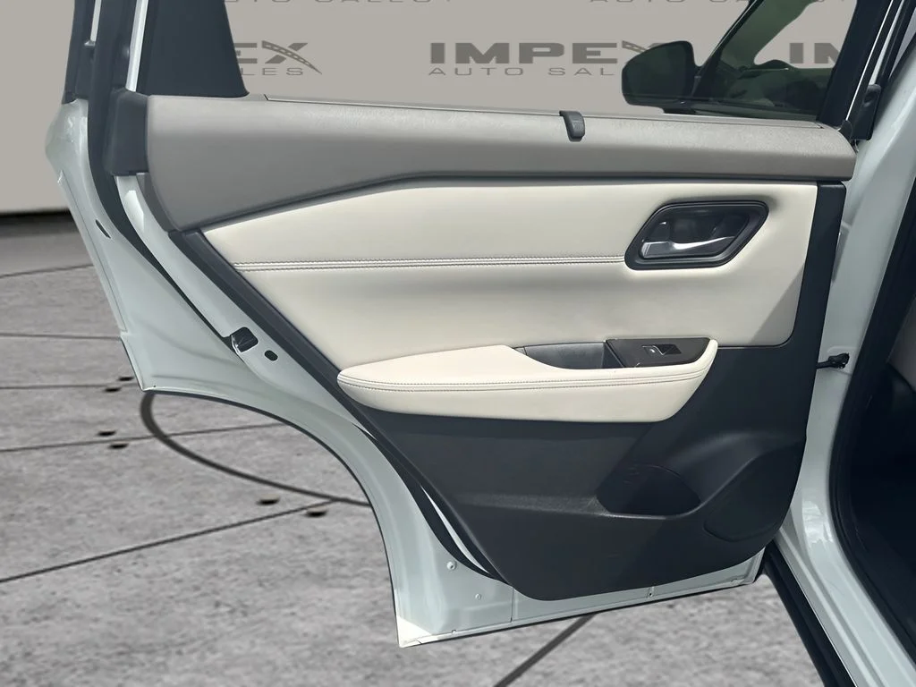 Used 2025 White Nissan SL image 29
