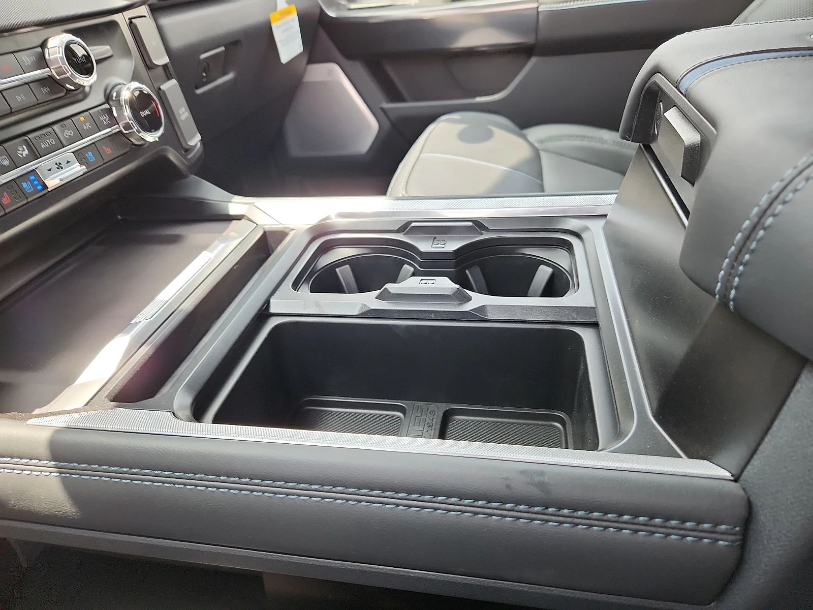 New 2026 Star White Metallic Tri-Coat Ford F-350® Platinum® image 25