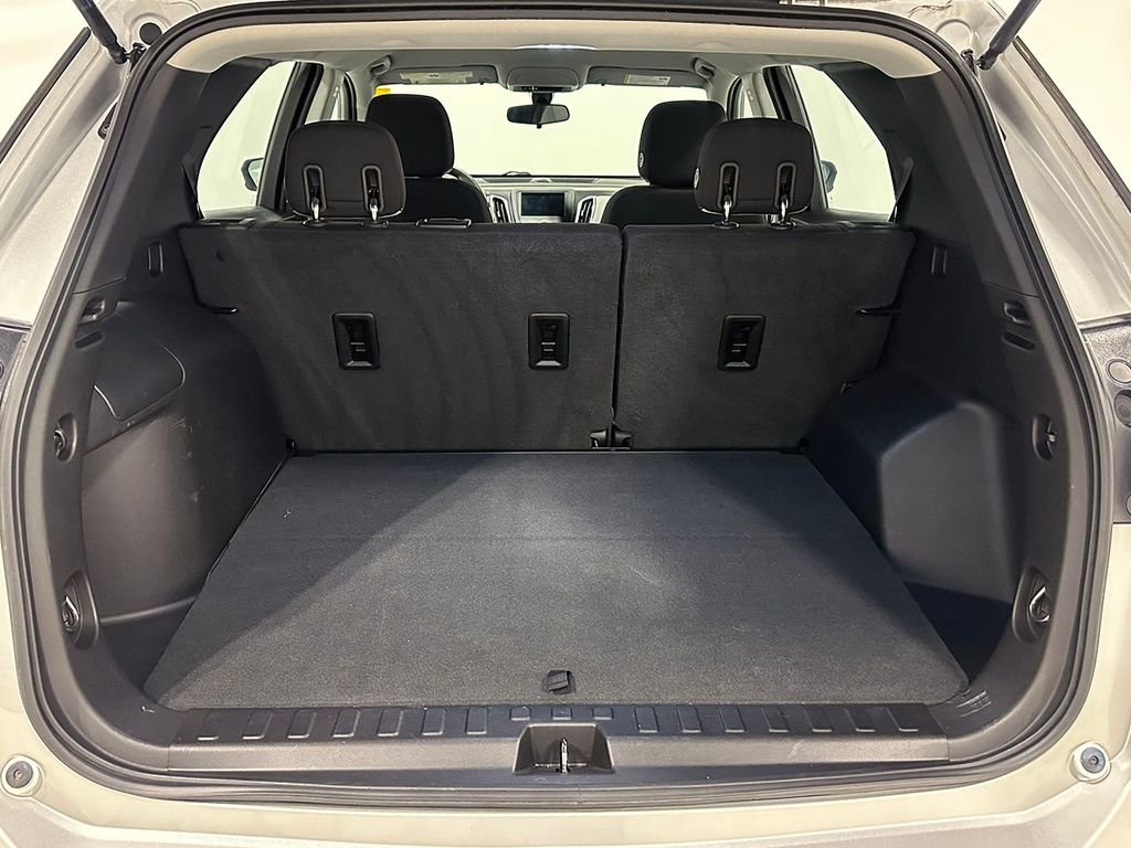 Used 2019 Silver Chevrolet LS image 5