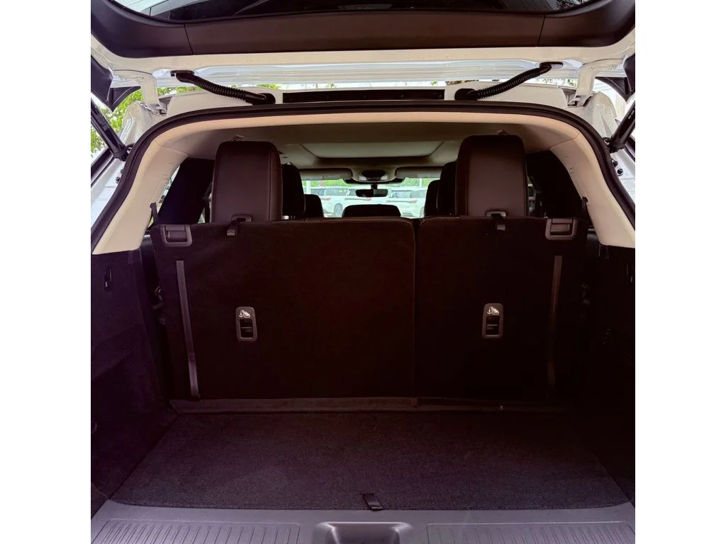 New 2026 Radiant White INFINITI Luxe AWD image 30