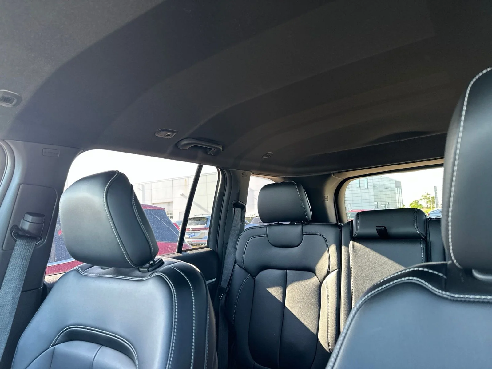 Used 2025 White Jeep Limited image 6