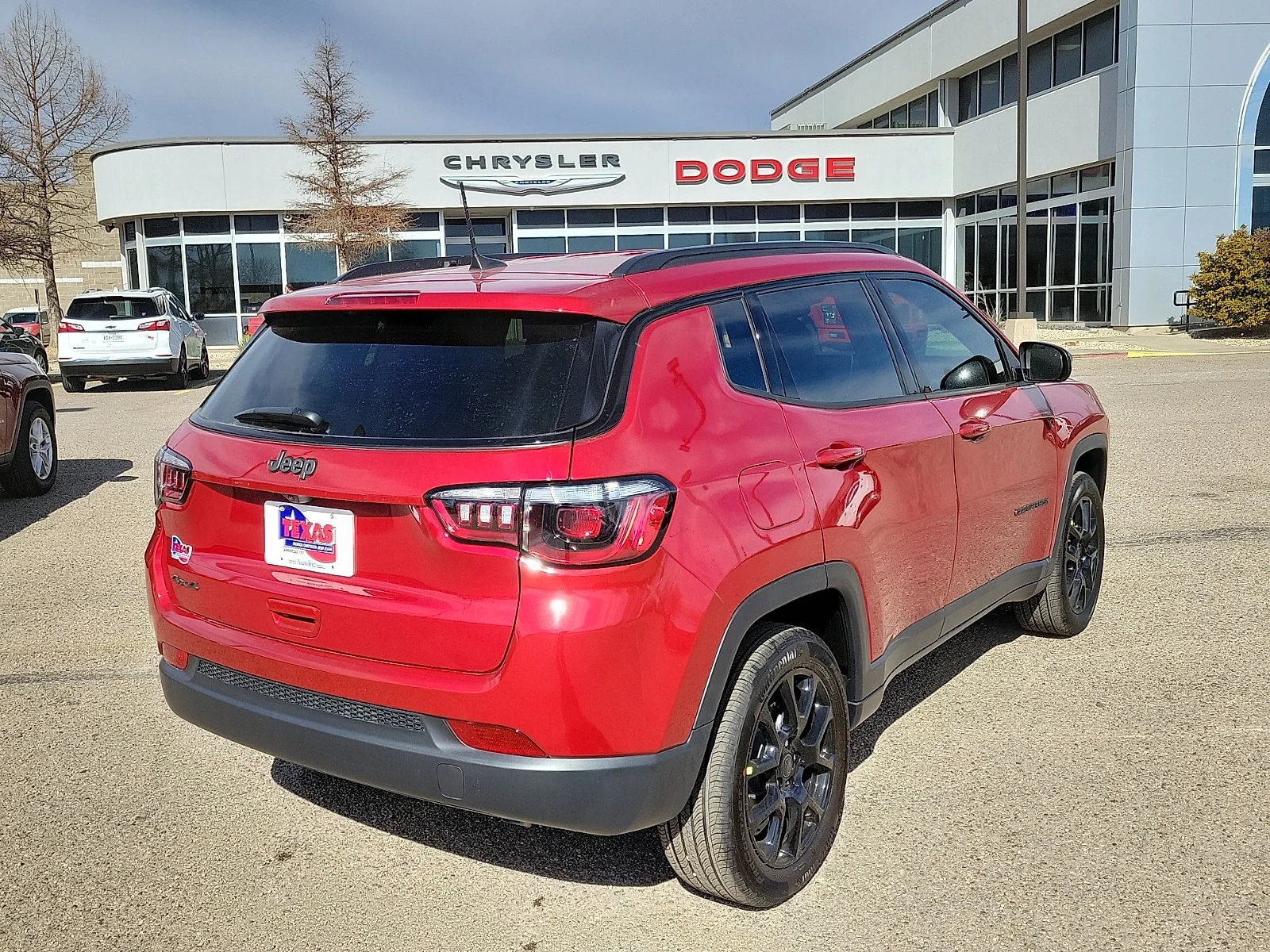 New 2026 Red Hot Pearlcoat Jeep LATITUDE ALTITUDE 4X4 image 4
