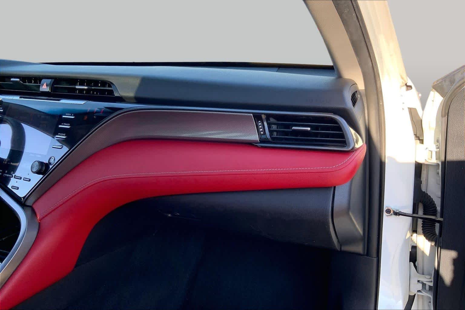 Used 2019 Wind Chill Pearl Toyota XSE image 19