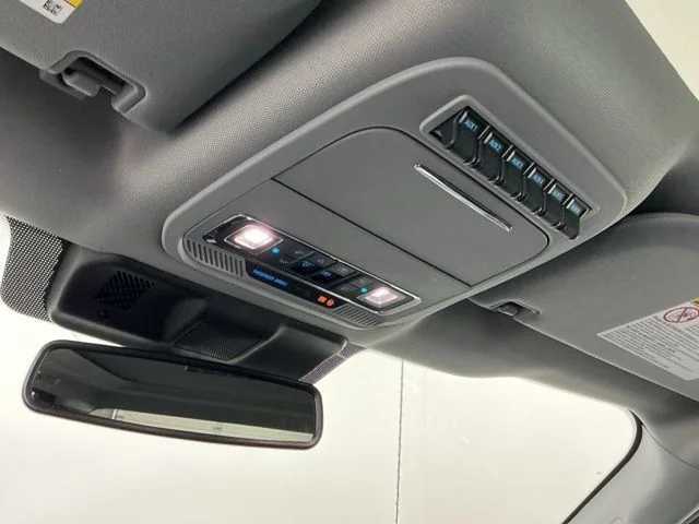 Certified Used 2025 Gray Ford Lariat image 25