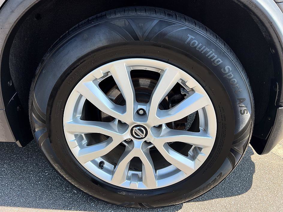 Used 2017 Gun Metallic Nissan SV image 10