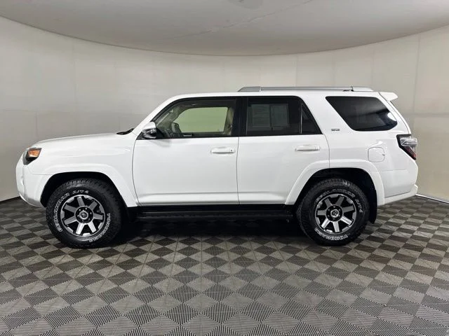 Used 2018 Super White Toyota SR5 Premium image 7