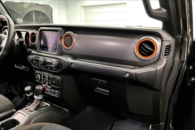 Used 2023 Black Clearcoat Jeep Mojave image 20