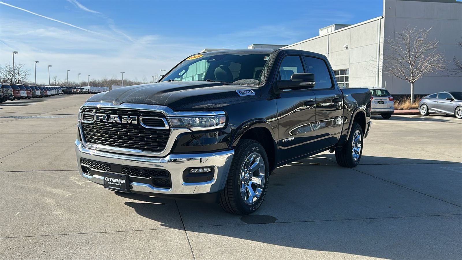 New 2026 Diamond Black Crystal Pearl-Coat Exterior Paint RAM Big Horn/Lone Star image 7