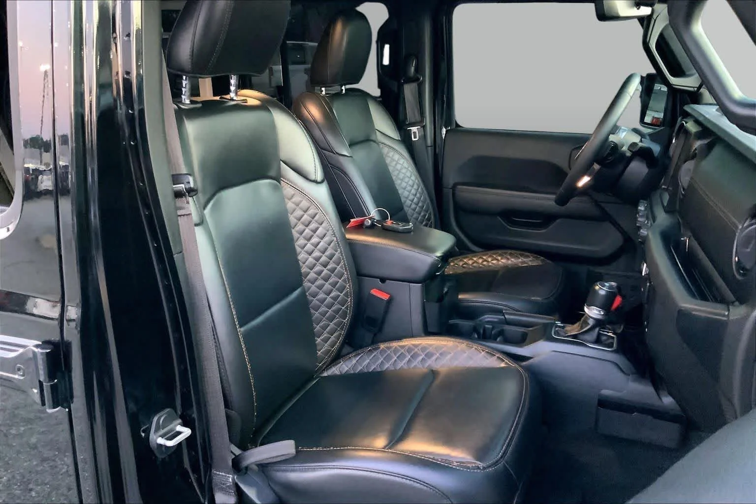 Used 2023 Black Clearcoat Jeep High Altitude image 17