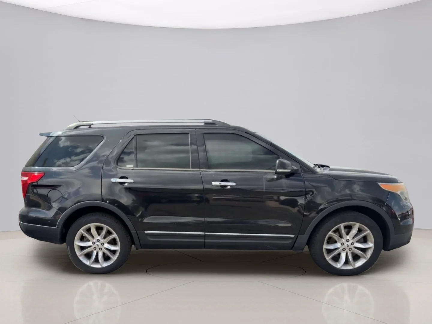 Used 2014 Black Ford LIMITED image 6