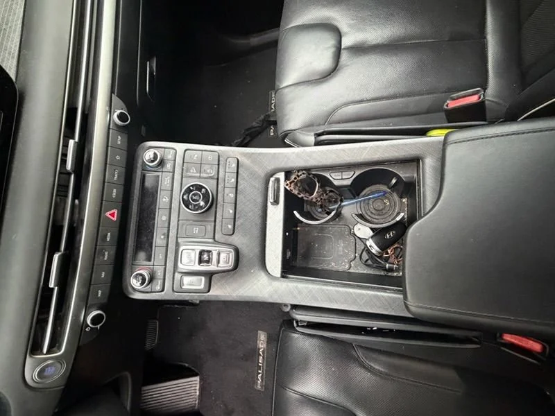 Used 2023 Gray Hyundai Limited image 9