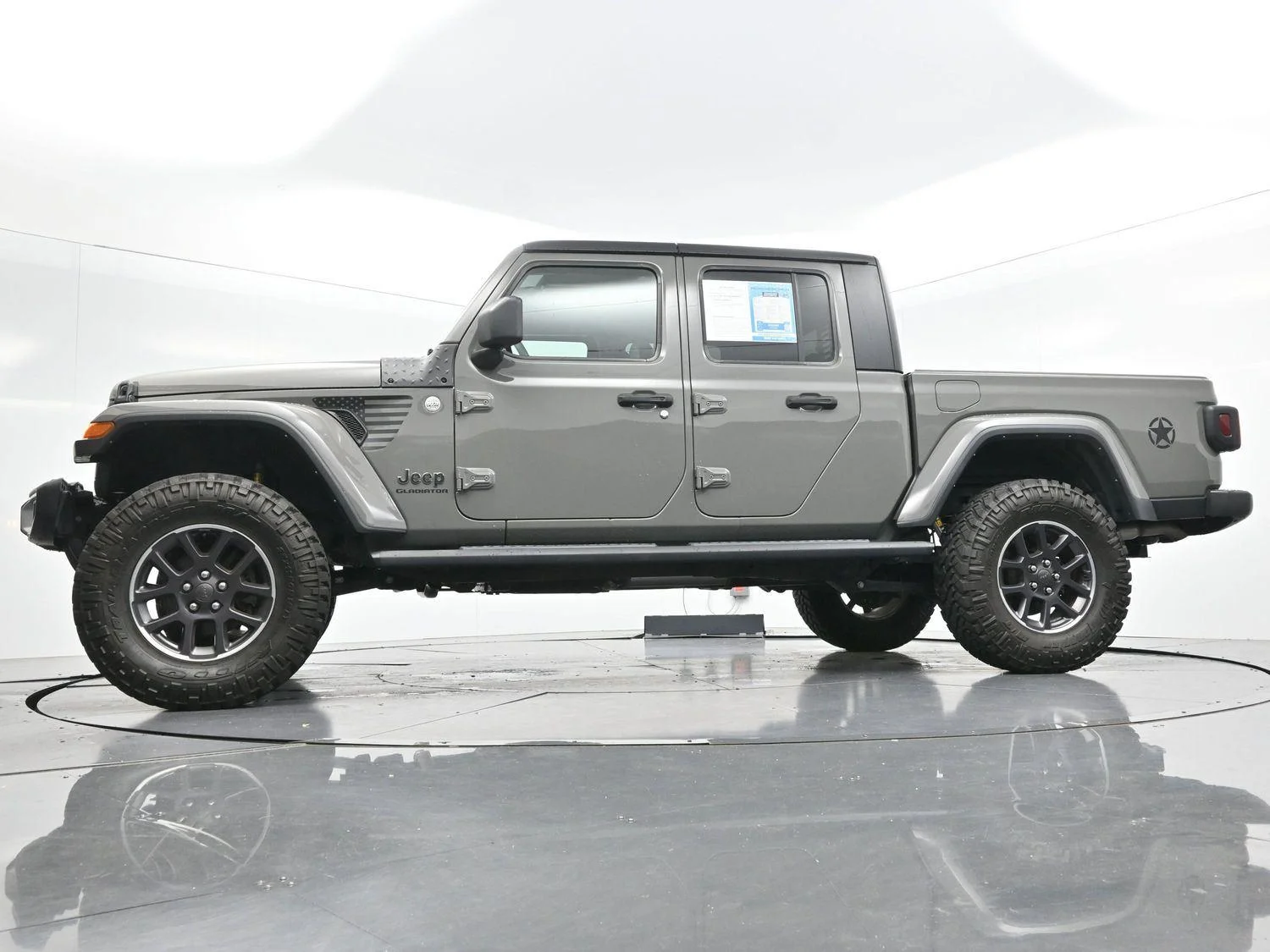 Used 2022 Sting-Gray Clearcoat Jeep Overland image 40